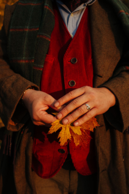 Reinickendorf Berlin Streetphotography Portrait vom Laubsammeln Maximilian Gödecke Photography 