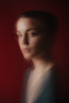 Sarah Mahita Schauspielerin Portrait Maximilian Gödecke Berlin 